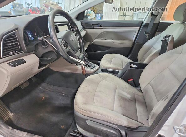 5NPD84LF7HH027101 2017 HYUNDAI ELANTRA White Вид салону спереду