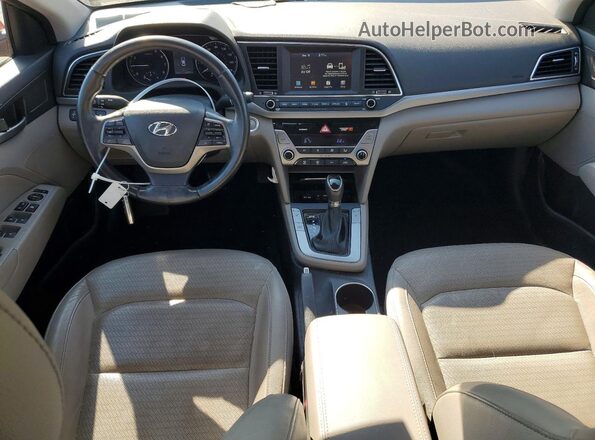 5NPD84LF7HH061670 2017 HYUNDAI ELANTRA Red Вид панелі приладів