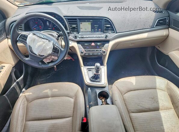 5NPD84LF7HH097259 2017 HYUNDAI ELANTRA Красный Вид панели приборов