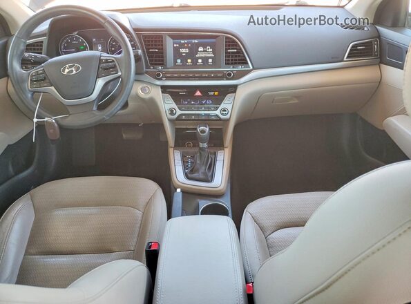5NPD84LF7HH115789 2017 HYUNDAI ELANTRA Black Widok deski rozdzielczej