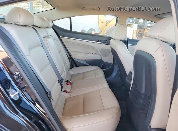 5NPD84LF7HH115789 2017 HYUNDAI ELANTRA Black Widok tylnych siedzeń