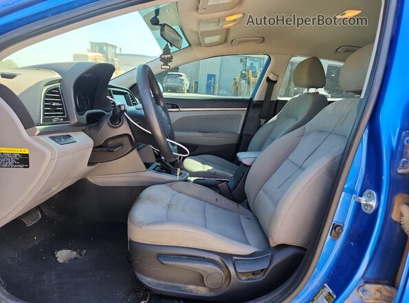 5NPD84LF7JH264404 2018 HYUNDAI ELANTRA Blue წინა სალონის ხედი