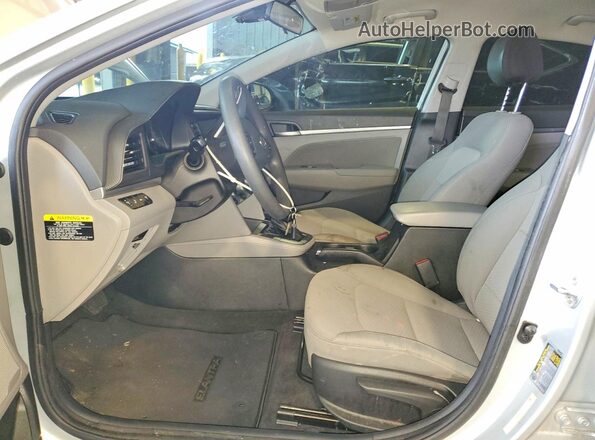 5NPD84LF7KH425125 2019 HYUNDAI ELANTRA Silver Front interior view
