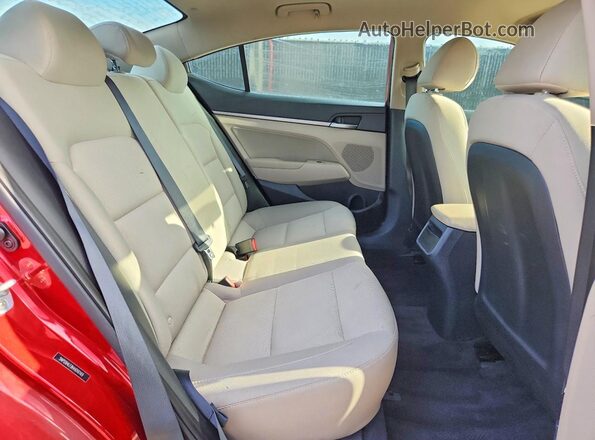 5NPD84LF8HH016169 2017 HYUNDAI ELANTRA Red Vista de los asientos traseros