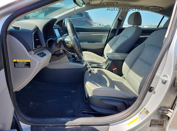 5NPD84LF8JH344052 2018 HYUNDAI ELANTRA Silver Front interior view