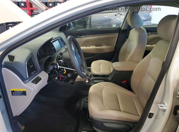 5NPD84LF9HH032719 2017 HYUNDAI ELANTRA Gold Front interior view