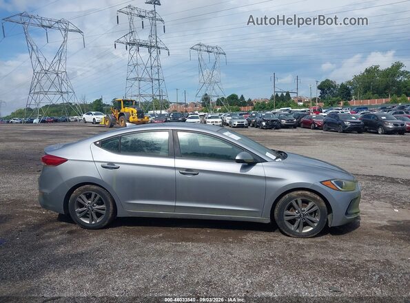 5NPD84LF9HH107080 2017 HYUNDAI ELANTRA Серебряный Вид задней части салона