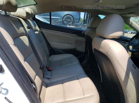 5NPD84LF9JH269670 2018 HYUNDAI ELANTRA White Widok tylnych siedzeń