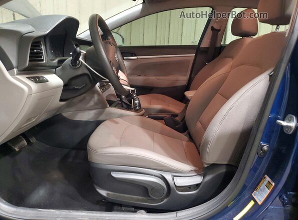 5NPD84LF9LH611802 2020 HYUNDAI ELANTRA Синий Вид салона спереди