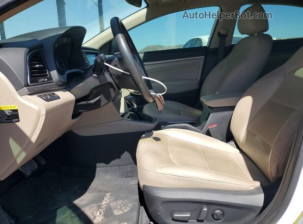 5NPD84LFXHH013144 2017 HYUNDAI ELANTRA White Front interior view