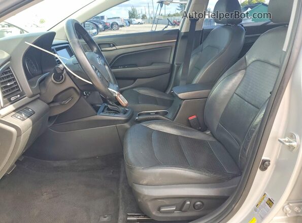 5NPD84LFXJH283657 2018 HYUNDAI ELANTRA Silver Front interior view
