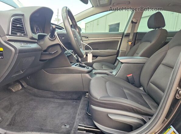 5NPD84LFXJH299096 2018 HYUNDAI ELANTRA Black Вид салону спереду