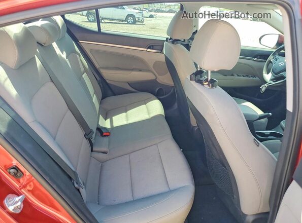 5NPD84LFXJH369468 2018 HYUNDAI ELANTRA Red Widok tylnych siedzeń