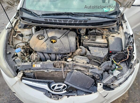 5NPDH4AE0GH688199 2016 HYUNDAI ELANTRA White Вид задньої частини салону