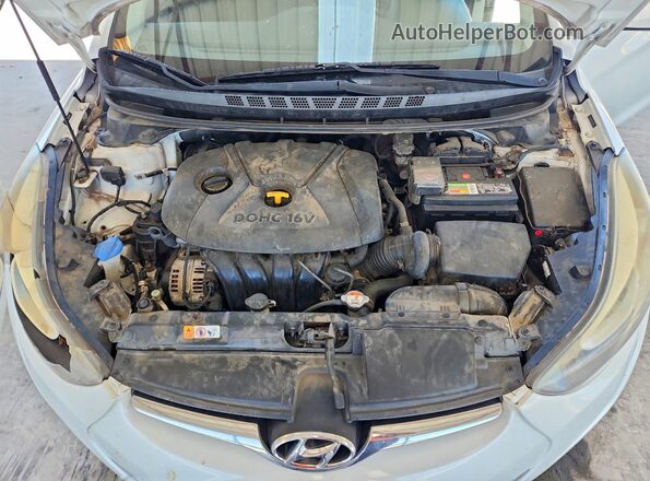 5NPDH4AE0GH785581 2016 HYUNDAI ELANTRA White Widok wnętrza z tyłu