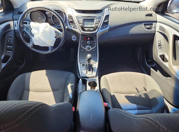 5NPDH4AE1GH668074 2016 HYUNDAI ELANTRA Золотой Вид панели приборов