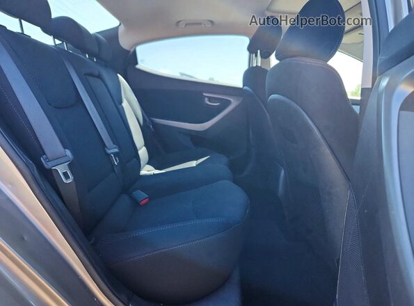 5NPDH4AE1GH668074 2016 HYUNDAI ELANTRA Золотой Вид задних сидений