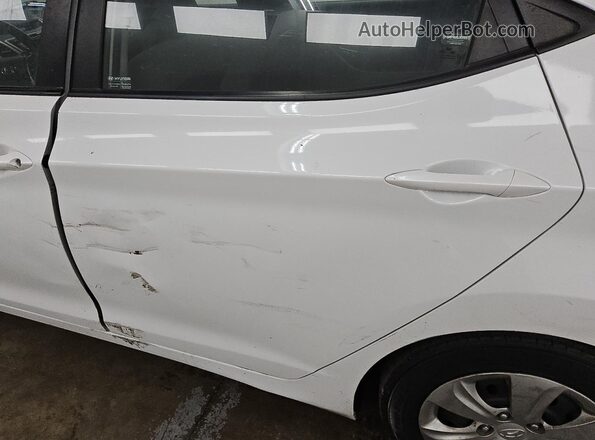 5NPDH4AE1GH728449 2016 HYUNDAI ELANTRA White 