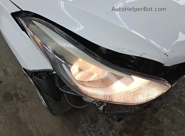 5NPDH4AE1GH728449 2016 HYUNDAI ELANTRA White 