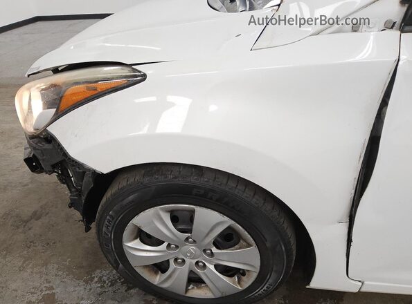 5NPDH4AE1GH728449 2016 HYUNDAI ELANTRA White 