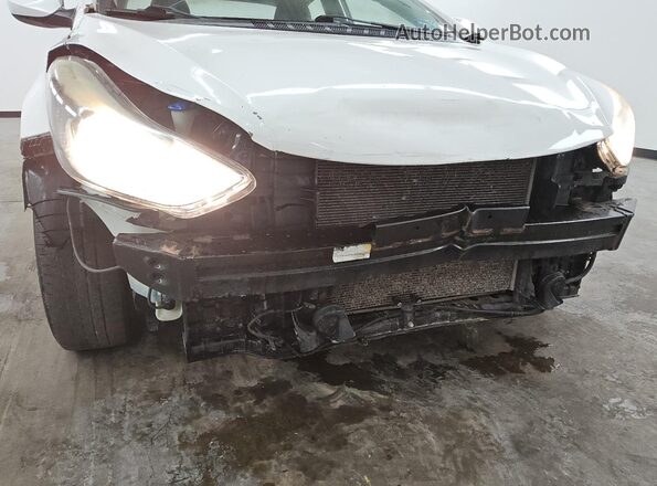 5NPDH4AE1GH728449 2016 HYUNDAI ELANTRA White 