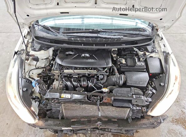 5NPDH4AE1GH728449 2016 HYUNDAI ELANTRA White Widok wnętrza z tyłu