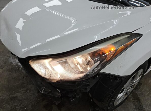 5NPDH4AE1GH728449 2016 HYUNDAI ELANTRA White 