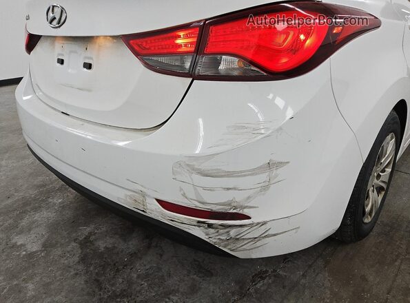 5NPDH4AE1GH728449 2016 HYUNDAI ELANTRA White 
