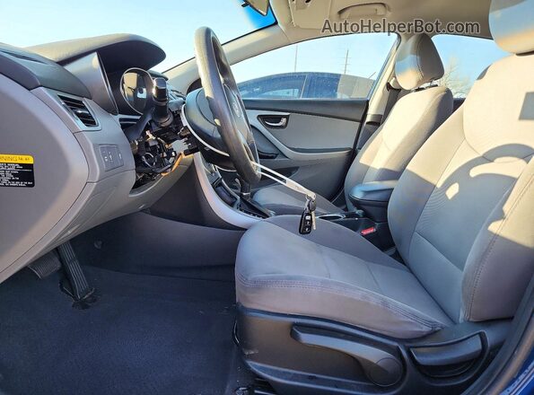 5NPDH4AE1GH748281 2016 HYUNDAI ELANTRA Синий Вид салона спереди