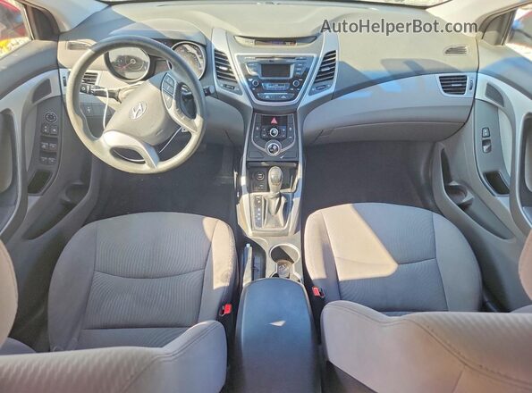 5NPDH4AE2GH668651 2016 HYUNDAI ELANTRA Красный Вид панели приборов