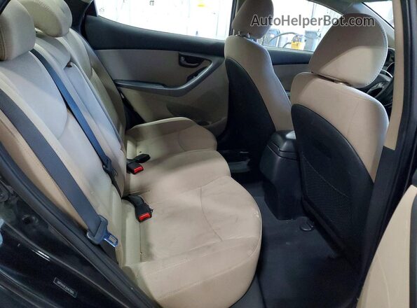 5NPDH4AE3GH670845 2016 HYUNDAI ELANTRA Black Rear seats view