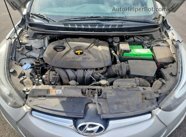 5NPDH4AE3GH701950 2016 HYUNDAI ELANTRA Silver Widok wnętrza z tyłu