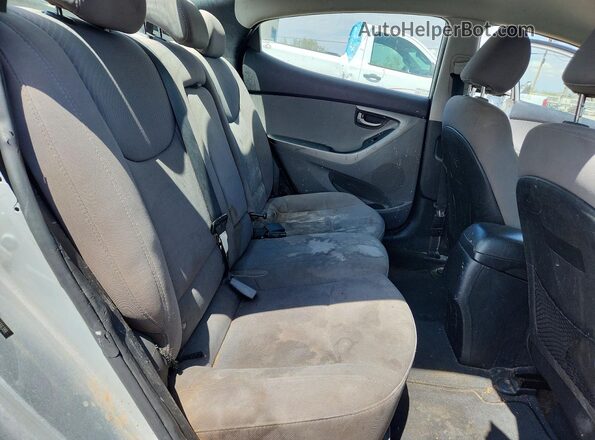 5NPDH4AE5GH666389 2016 HYUNDAI ELANTRA Silver Հետևի նստատեղերի տեսք