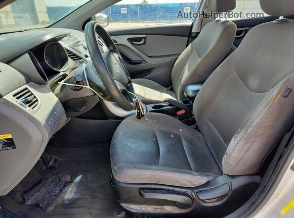 5NPDH4AE5GH666389 2016 HYUNDAI ELANTRA Silver Սալոնի դիմացի տեսք