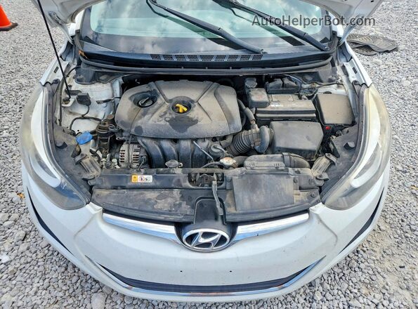 5NPDH4AE5GH727949 2016 HYUNDAI ELANTRA Белый Вид задней части салона