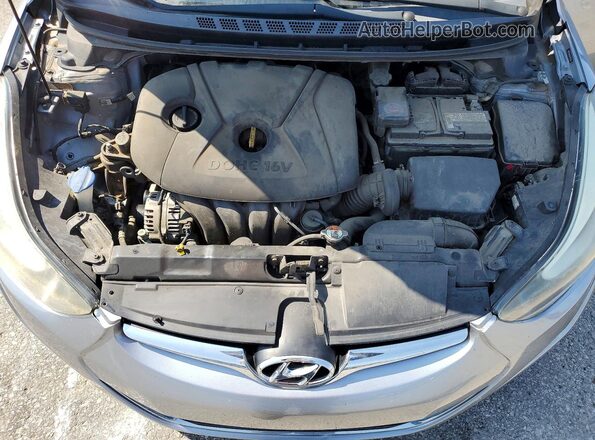 5NPDH4AE6GH770339 2016 HYUNDAI ELANTRA Silver Widok wnętrza z tyłu