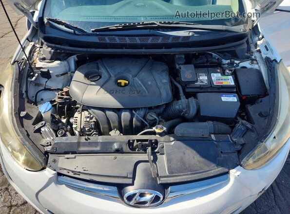 5NPDH4AE8GH693344 2016 HYUNDAI ELANTRA White Вид задньої частини салону