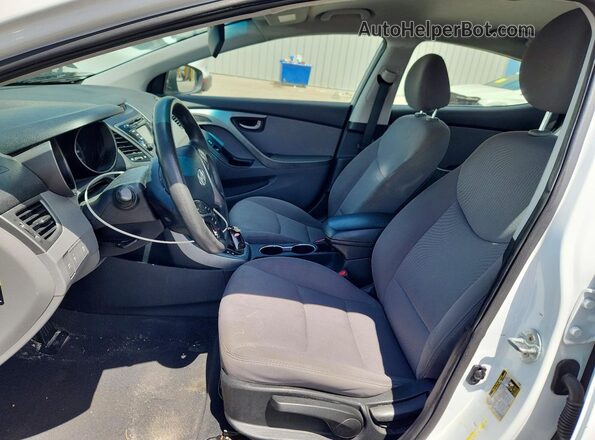 5NPDH4AE8GH755471 2016 HYUNDAI ELANTRA White Front interior view