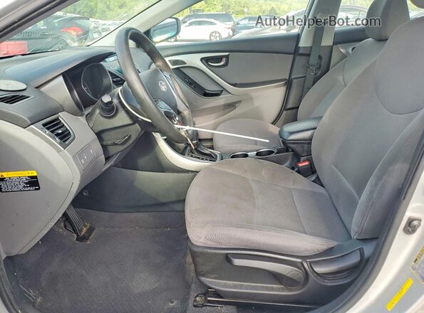 5NPDH4AEXGH656179 2016 HYUNDAI ELANTRA Silver Front interior view