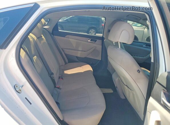 5NPE24AF0HH474104 2017 HYUNDAI SONATA White Вид задніх сидінь