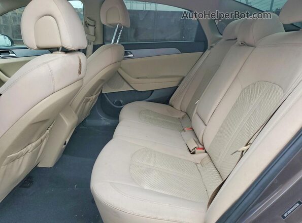 5NPE24AF0HH528386 2017 HYUNDAI SONATA Brown Vista de los asientos traseros