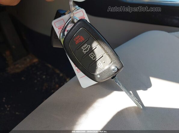 5NPE24AF0HH555197 2017 HYUNDAI SONATA Gray Dashboard view