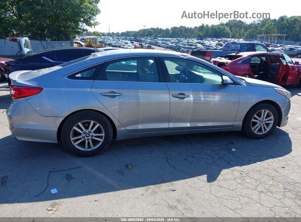 5NPE24AF0HH555197 2017 HYUNDAI SONATA Gray Rear interior view