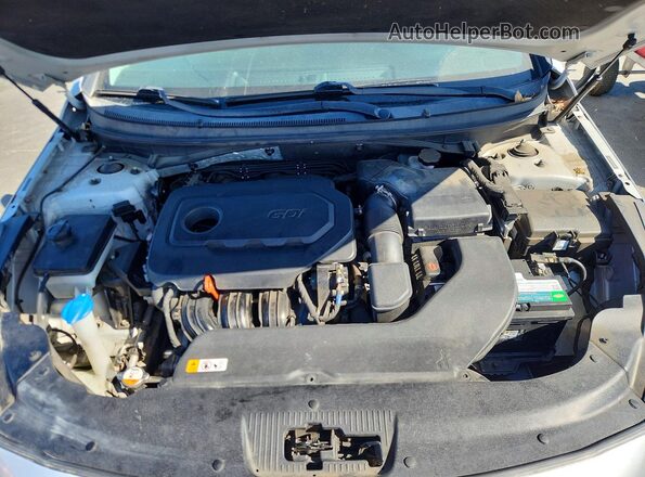 5NPE24AF0HH558780 2017 HYUNDAI SONATA Silver Widok wnętrza z tyłu