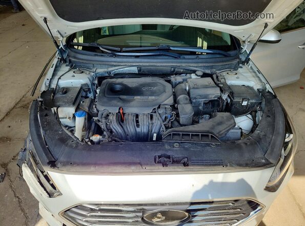 5NPE24AF0JH600175 2018 HYUNDAI SONATA Silver Rear interior view
