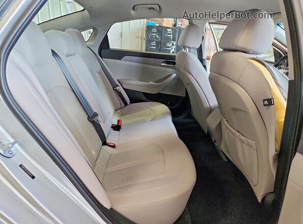5NPE24AF0JH600175 2018 HYUNDAI SONATA Silver Rear seats view