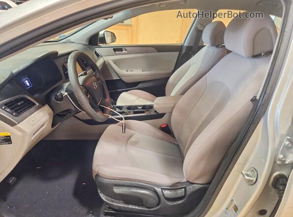 5NPE24AF3GH315320 2016 HYUNDAI SONATA Silver Front interior view