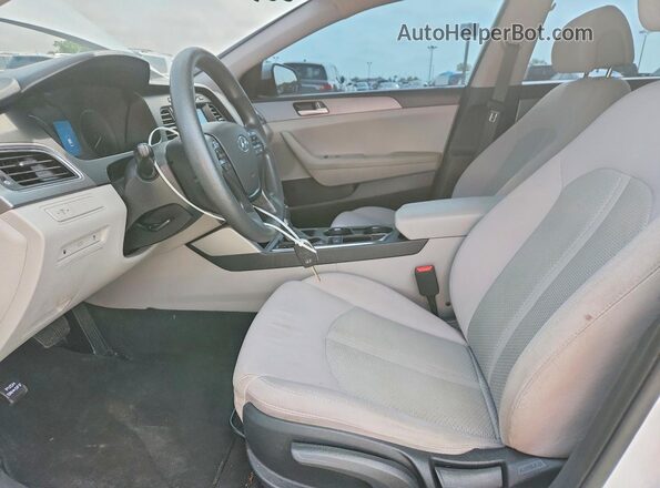 5NPE24AF4GH377518 2016 HYUNDAI SONATA White Widok wnętrza z przodu