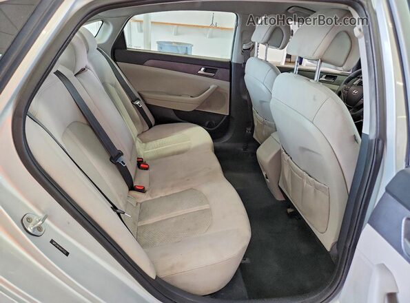 5NPE24AF4HH471223 2017 HYUNDAI SONATA Silver Հետևի նստատեղերի տեսք