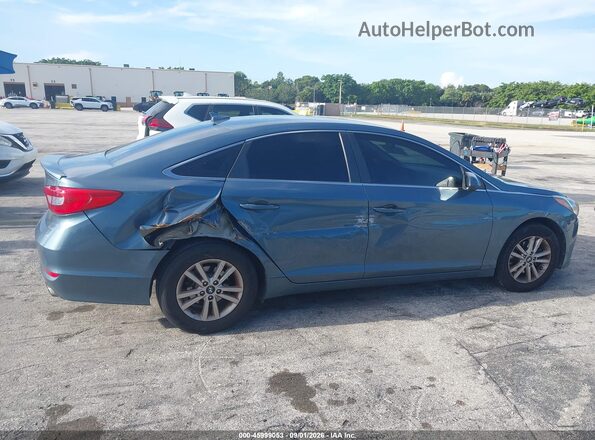 5NPE24AF4HH565960 2017 HYUNDAI SONATA Синий Вид задней части салона